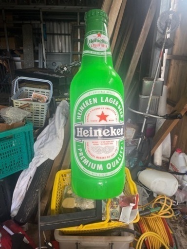 ハイネケン　巨大立体電飾ディスプレー