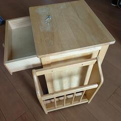 サイドテーブルの画像
