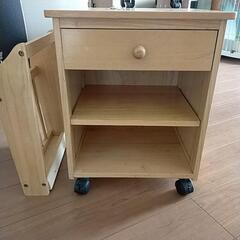 サイドテーブルの画像