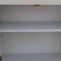 食器棚、かわいいキッチンツールの画像