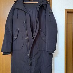 フード付きダウンコート