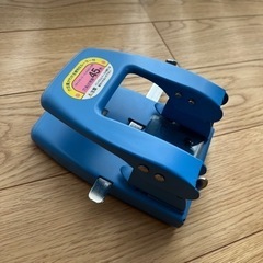 穴あけパンチ　穴あけ枚数45枚までの画像