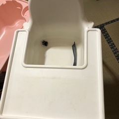 子供テーブルの画像