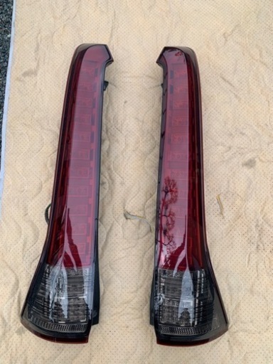 セレナLEDテールランプ