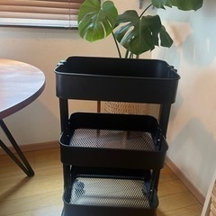 【新品】IKEAワゴン　ブラック　ロースコグの画像