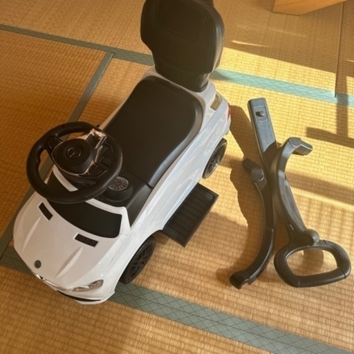 子供用　足けり乗用おもちゃ　ベンツ