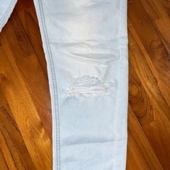 S ダメージジーンズの画像