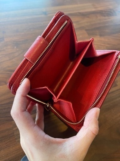プラダ　財布