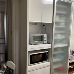 【値下げ！】真っ白な食器棚の画像
