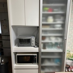 【値下げ！】真っ白な食器棚の画像