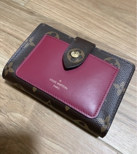 早い者勝ち今日限りLOUIS VUITTON折りたたみ財布