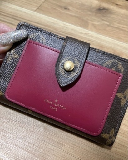 早い者勝ち今日限りLOUIS VUITTON折りたたみ財布