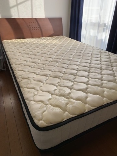 セミダブルベッド　フレーム、マットレスセット