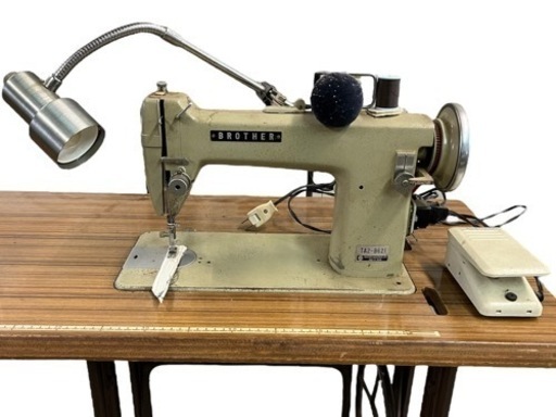 NO.1202【傷汚れ多め】BROTHER ブラザー TA2-B621 工業用ミシン SINGER シンガー ミシン台 中古 ジャンク品