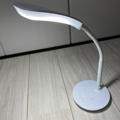 ニトリ LEDデスクライトの画像