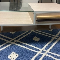 北欧風リビングテーブルの画像