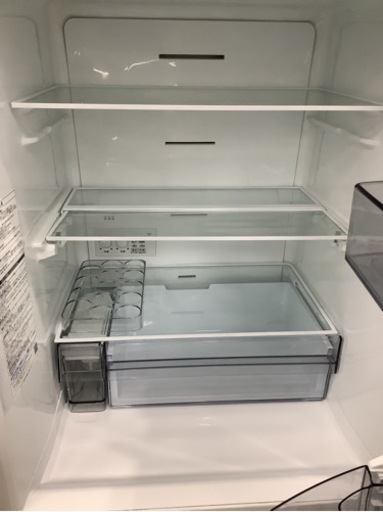 ＊2021年製 東芝/TOSHIBA GR-T33SC 冷蔵庫 326L 右開き 3ドア ベジータ 除菌機能 グレインホワイト 中古家