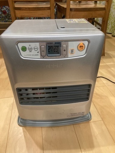 トヨトミ　石油ファンヒーター　5L  2015年製造