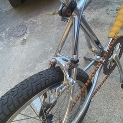 HOW I ROLL  BMXの画像