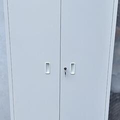 ニトリ2枚扉ロッカー　鍵付き