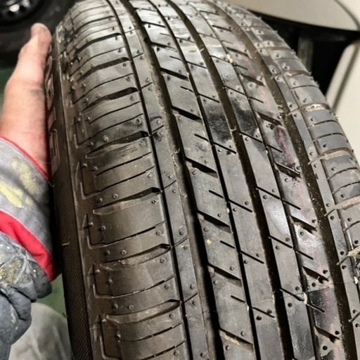 普通車用タイヤ