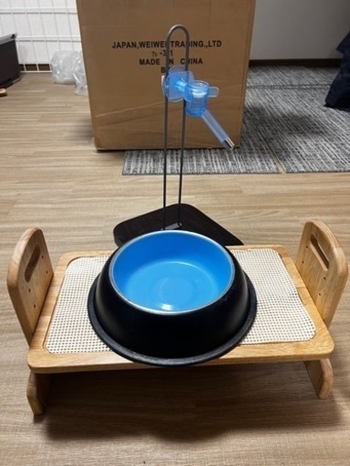 中小型犬ゲージ　給水所、トレー、トレー台、トイレ二個