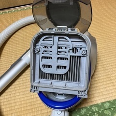 パナソニック製ツインサイクロン掃除機の画像