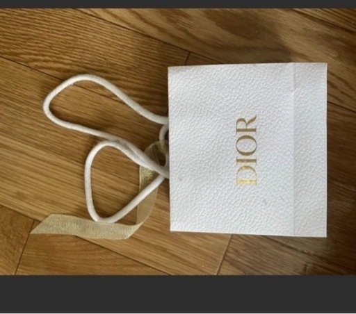 【ほぼ未使用】正規店購入Miss Dior 袋・箱付き