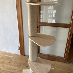 キャットタワー　(未使用、組み立て済み)の画像