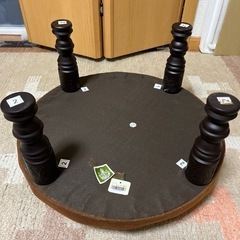 アジアン雑貨店にて購入　インテリア椅子　刺繍の画像