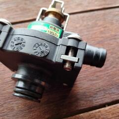 日立エコキュート　逃し弁　中古品の画像