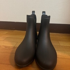 レインブーツ