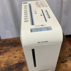 お譲りする方が決まりました。ありがとうございました。アイリスオーヤマ　家庭用　シュッレッダーの画像