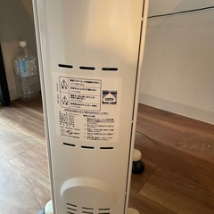 デロンギ(DeLonghi)  オイルヒーター ホワイト L字型フラットフィン8枚 [8~10畳用]  JRE0812の画像