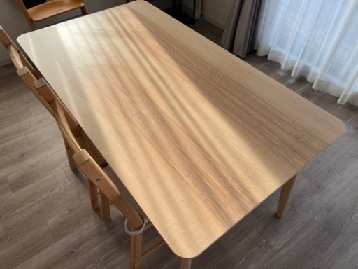 ダイニングテーブル　IKEAリーサボー