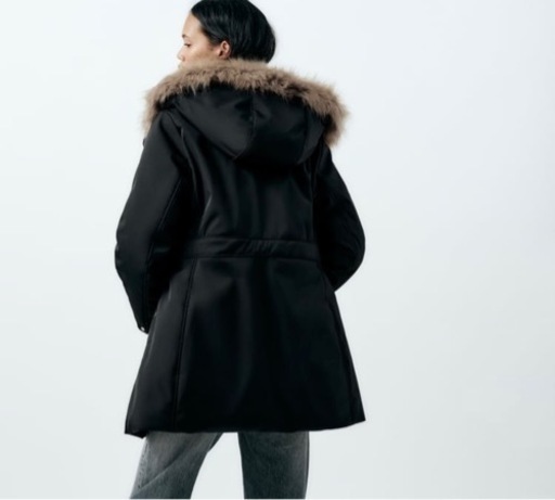 ZARA   セミロング　ダウン