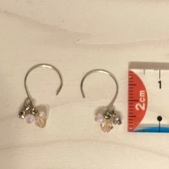 ビジューピアスの画像