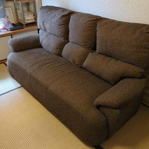 三人掛けソファー