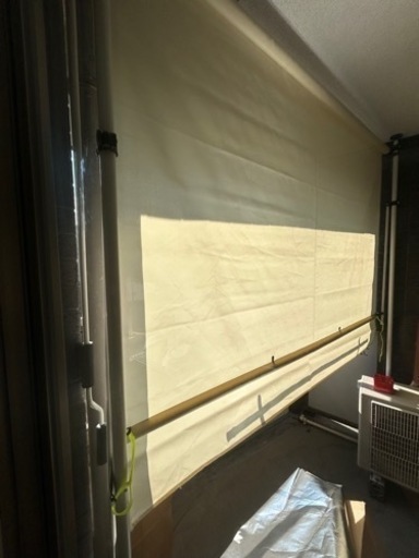 値下げ‼️オーニングテント つっぱり式 日よけ 目隠し 巻き取り式 サンシェード 簡単設置 工事不要 UVカット UPF50＋ 雨よけ 撥水加工 国内メーカー保証付 (横幅 2m タイプ, テント:クリームベージュ/ポール:白)