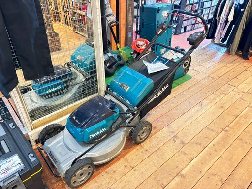 ③ 函館・北斗市近郊 直接取引限定 makita マキタ 534mm 充電式芝刈り機 MLM533DZ 本体のみ 草刈り機 自走 手押し 工具 整備 園芸 ガーデニング コードレス バッテリー・充電器別売り
