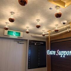 月貸しレンタルサロン。初期費用38,500円（税込）利用料99,000円（税込）追加費用一切無し。居ぬき渡し。内装自由。原状回復義務無し。ローコスト、ローリスクで気軽にサロン開業が出来ます。退去費用33,000円（税込）。開業支援、経営支援、集客支援を行っています。 - 千代田区