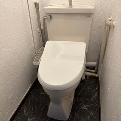 トイレ　本体　ウォシュレット付き　TOTO 便器　タンク　一式