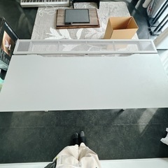 PCデスク UTESPELARE ホワイトの画像