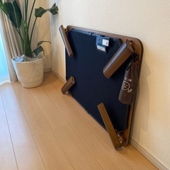 ダークブラウンカラーのコタツの画像