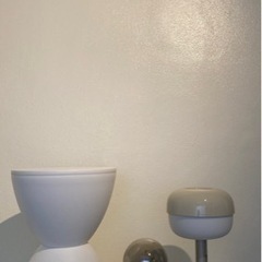 IKEAテーブルランプ、スツール