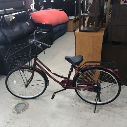 O2401-637 自転車 ワインレッド色 24インチ 変速無し 後輪鍵付き 前カゴ有り タイヤ空気有り 空気等店舗で入れる事は出来ません キズ汚れサビ等有り