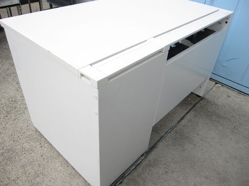 事務机　片袖デスク　コクヨ製iS　ホワイト　1200ｘ700　配線カバー割れあり