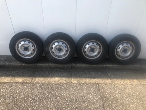 スタッドレスタイヤ