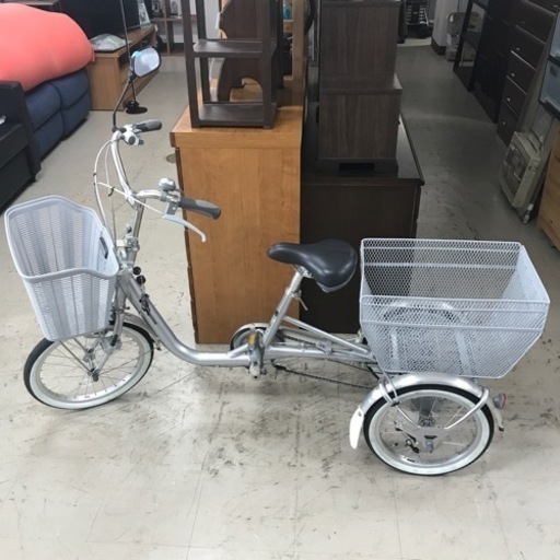 K2401-638 ブリヂストン 3輪車 シニアカー 18インチ 前鍵有り 3段変速有り 前後カゴ有り タイヤ空気有り 空気等は店舗で入れる事は出来ません キズ汚れ有り