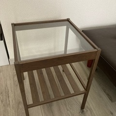 ベッドサイドテーブルの画像
